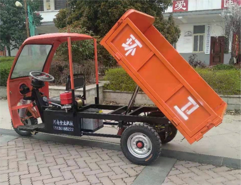 Side door folding garbage truck