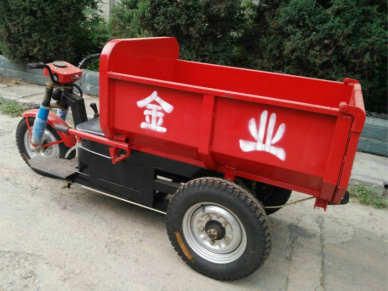 电动翻斗三轮车