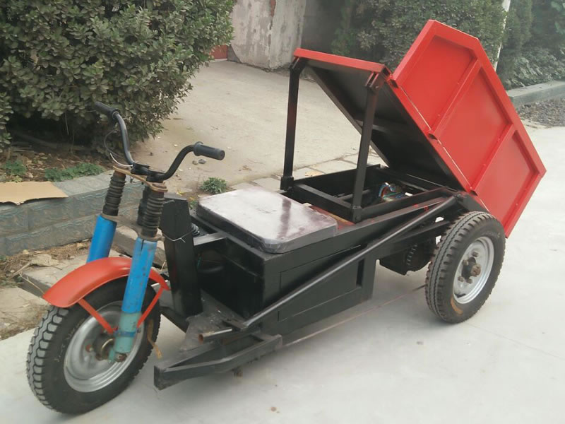 巩义市人骑出窑车